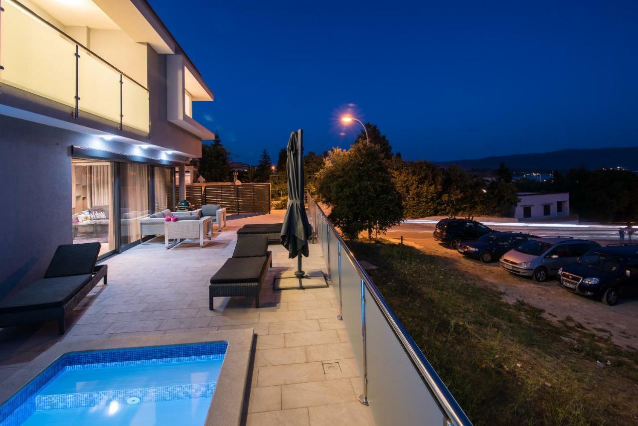 Luxury Apartment Imperia Krk Town Extérieur photo