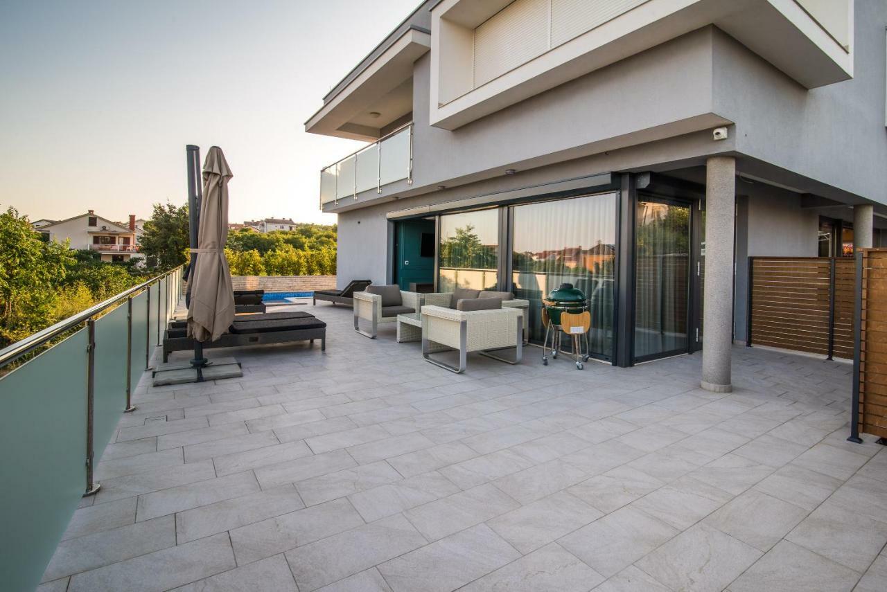 Luxury Apartment Imperia Krk Town Extérieur photo